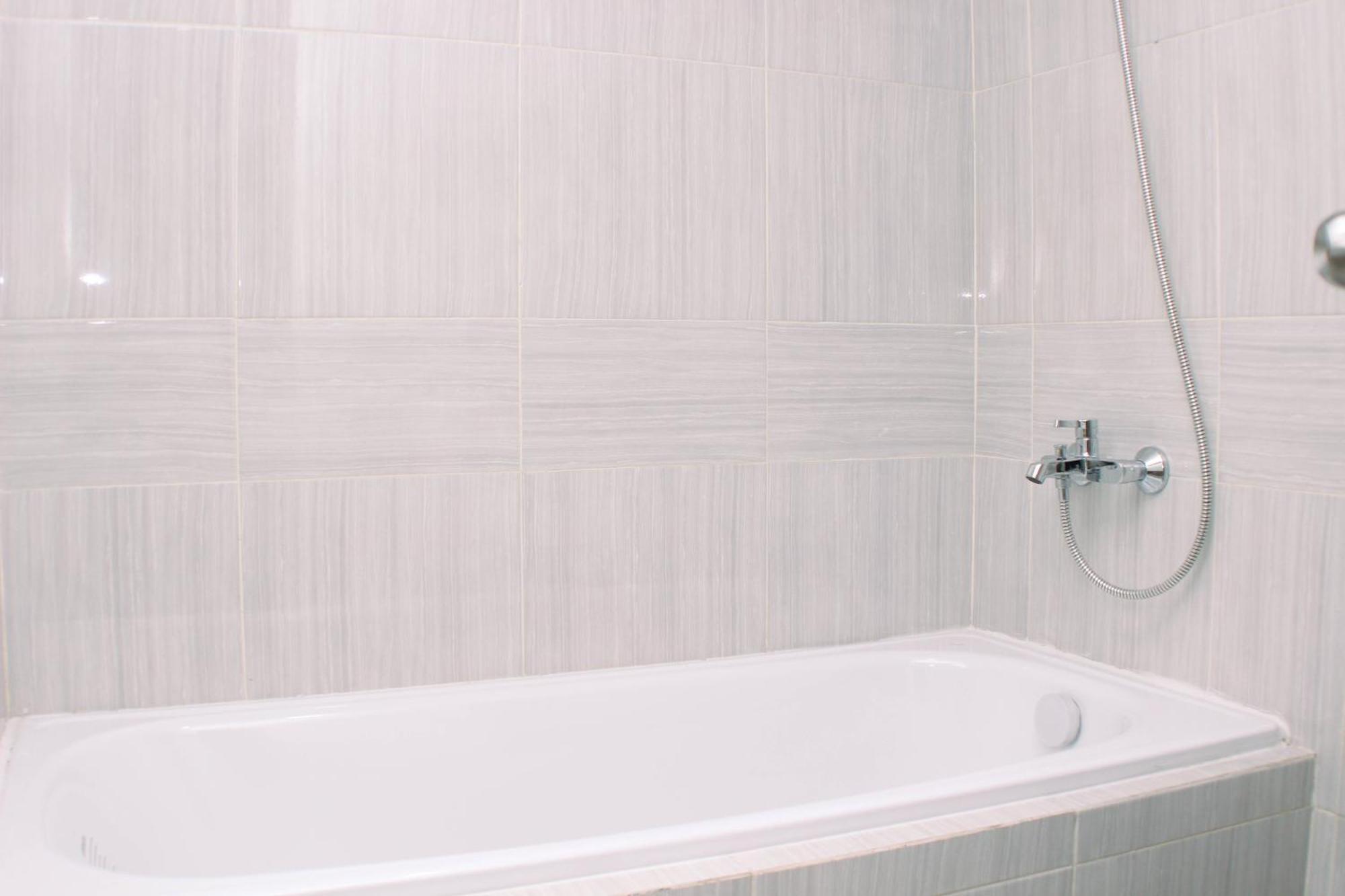 Modern Look And Restful At 32th Floor Vasanta Innopark By Travelio Apartemen Bekasi